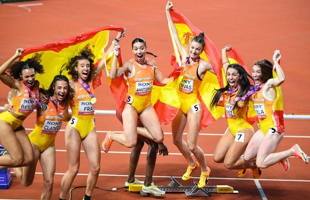 世界接力赛:西班牙队获女子4x400米接力冠军