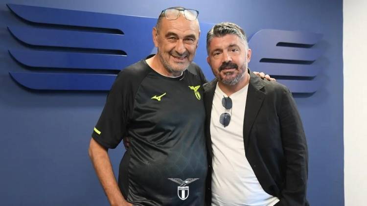 意大利国家队主帅加图索到访拉齐奥训练基地，受到萨里教练欢迎