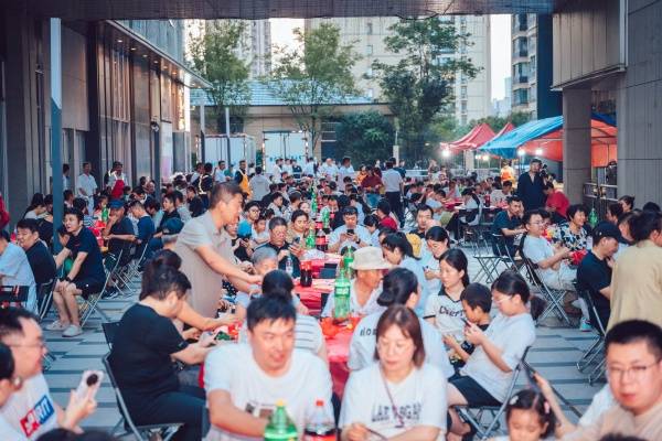 伏羊盛宴遇苏超激情 徐州万科34社区燃动今夏邻里情