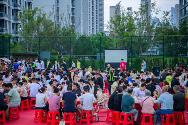 伏羊盛宴遇苏超激情 徐州万科34社区燃动今夏邻里情