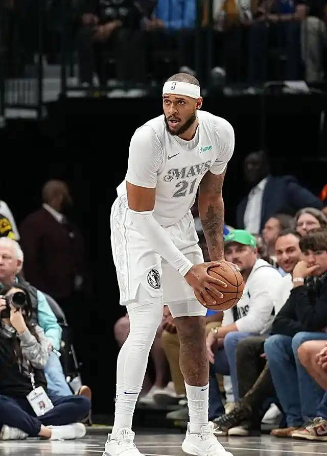 加福德:达拉斯独行侠内线的“铁闸”