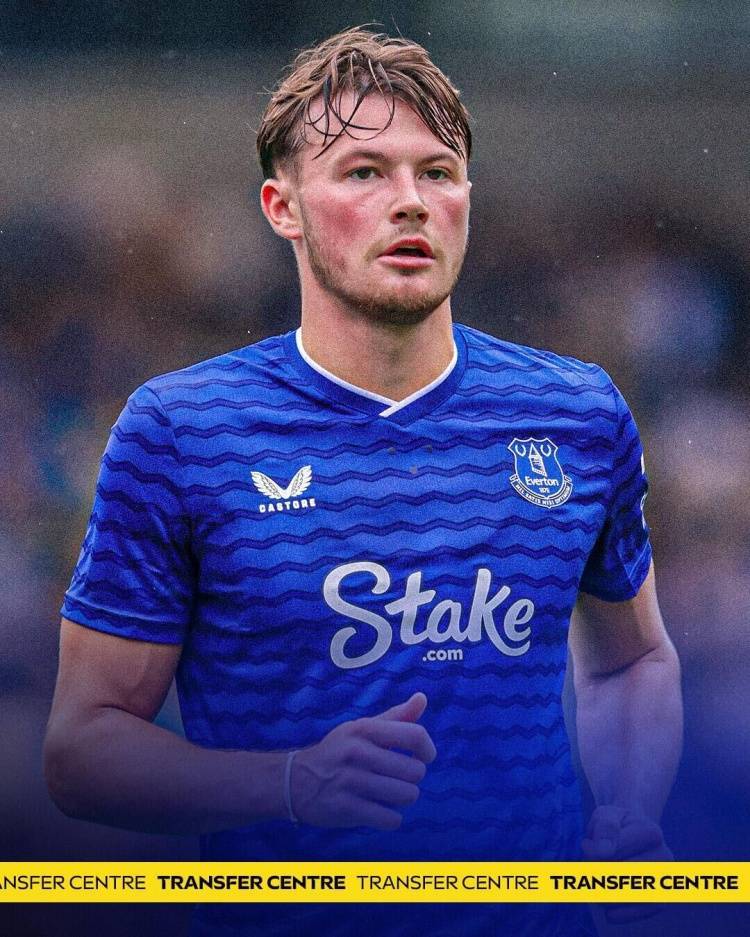 天空体育:塞维利亚在谈租借埃弗顿后卫帕特森