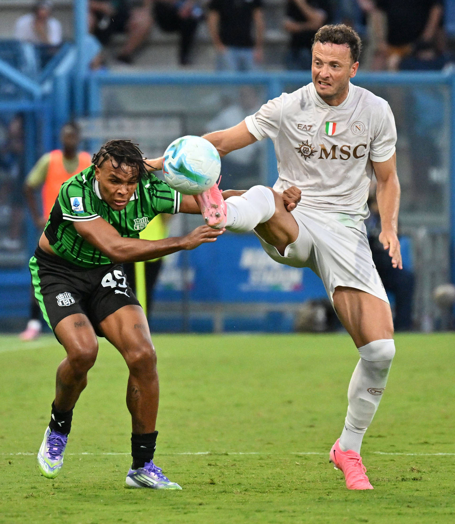 （体育）足球——意甲：那不勒斯胜萨索洛