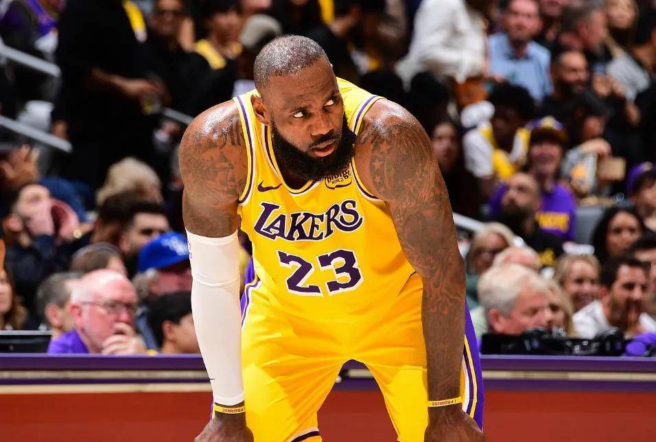 重磅！拒绝续约！詹姆斯啊...